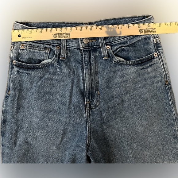 Madewell The Mom Jean in Melva Wash size 26 - Picture 14 of 16
